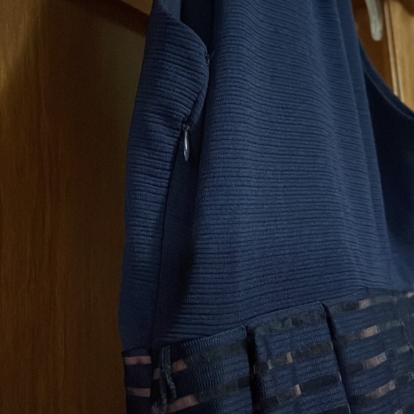 Girls dress size 10 - Picture 5 of 6